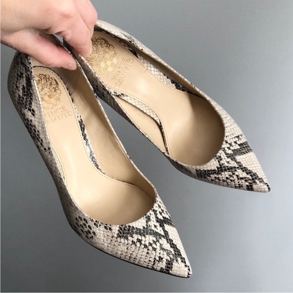 VINCE CAMUTO | Snake Print Heels Pumps | 7 - Picture 6 of 10